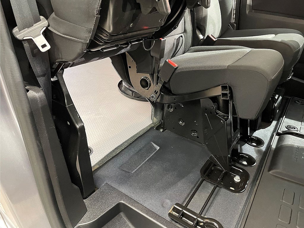 Bild på Peugeot e-Expert PRO+ 75kWh 136hk Aut L3 - B-KAMERA,M-VÄRM,1 ÄGARE