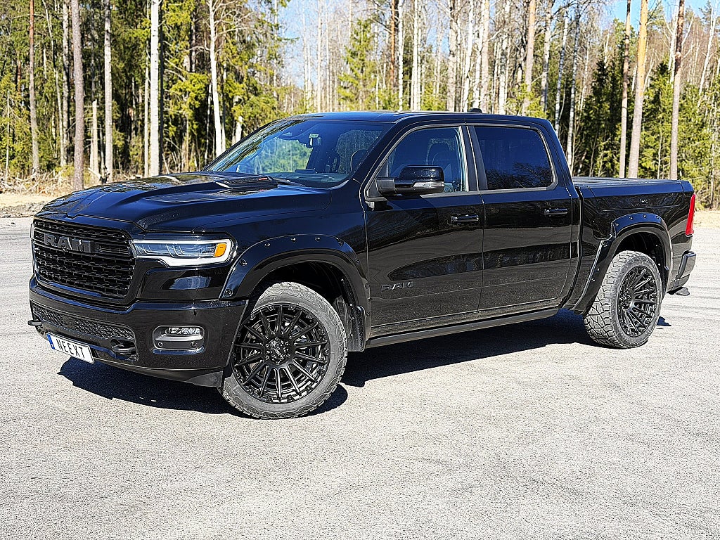 Dodge RAM 1500 Crew Cab Limited Night 540hk / Massage /HUD/Luftfj/MOMS