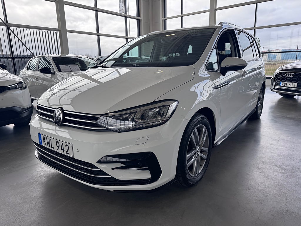 Volkswagen Touran 1.5 TSI| R-line | 7-sits | B-kamera | Drag