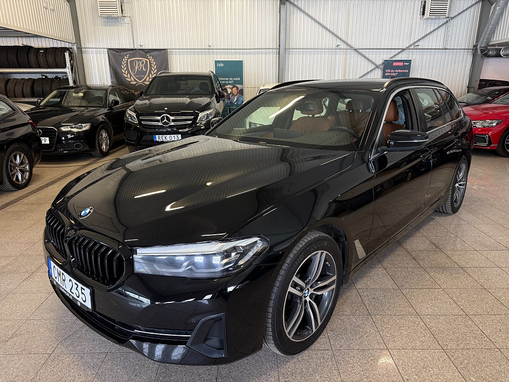 BMW 520 d xDrive Touring LCI 1 ägare Värmare Skinn Navi Kamera 