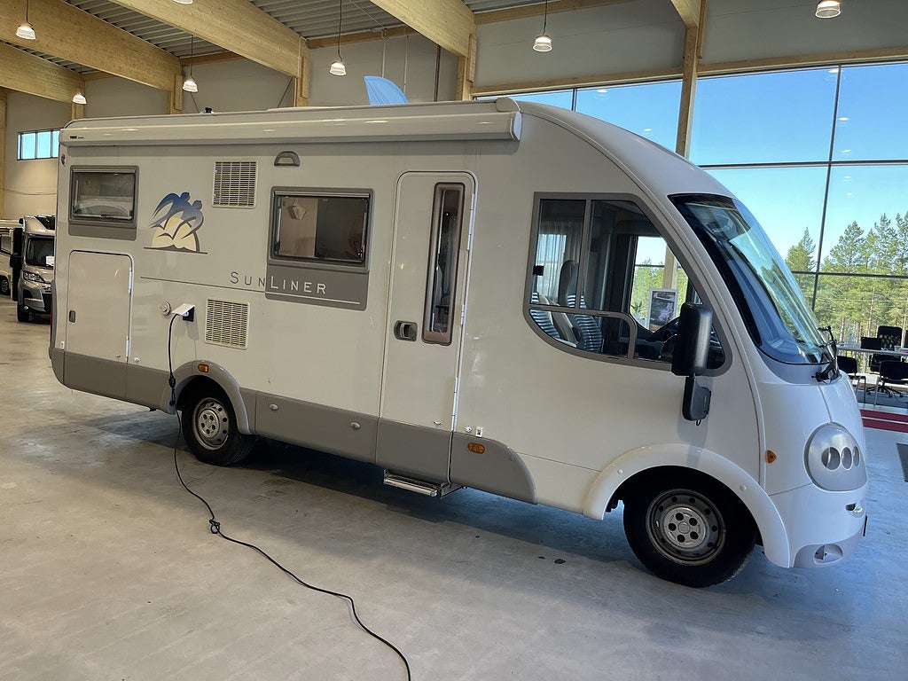 Knaus Sun Liner /ALDE/Solcell/Ugn/Taksäng/AC bodel