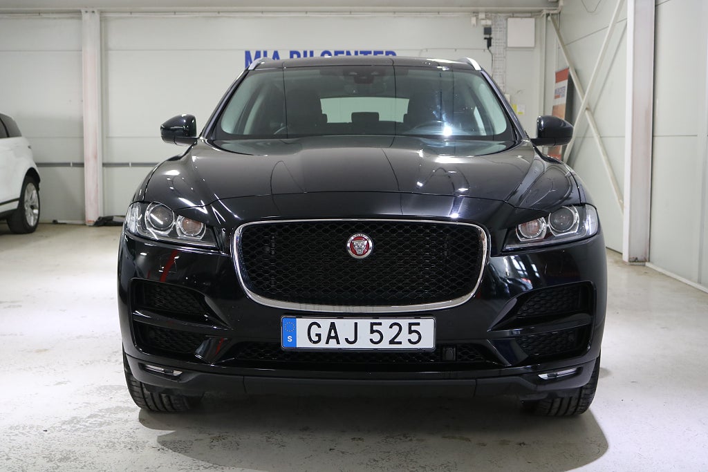 Jaguar F-Pace 2019 - miniatyr 2
