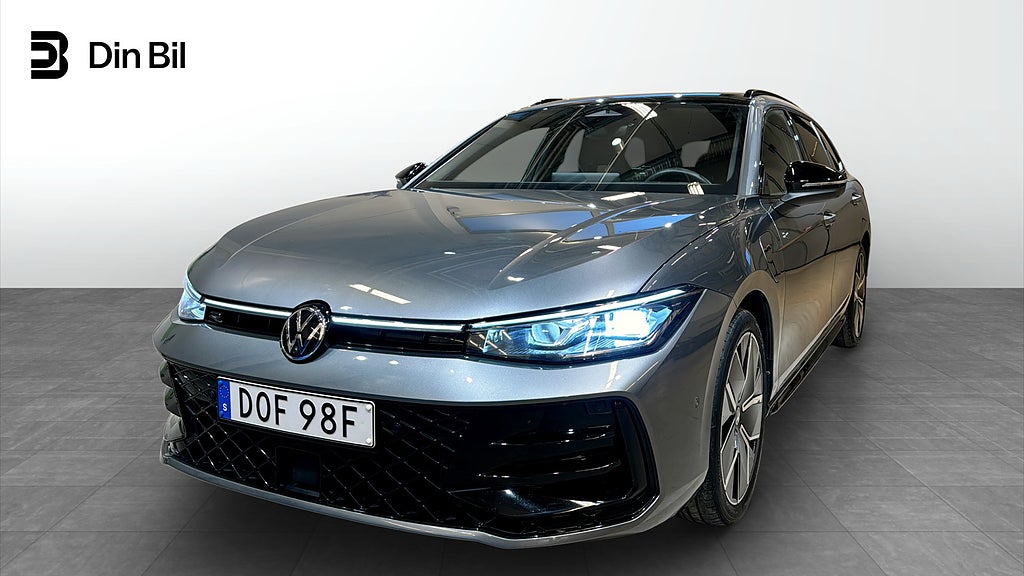Volkswagen Passat R-Line eHybrid DSG p-värmare/Drag/Panorama