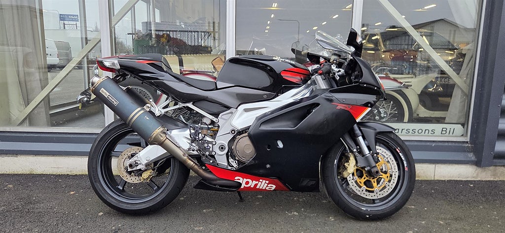 Aprilia RSV 1000 R 139hk