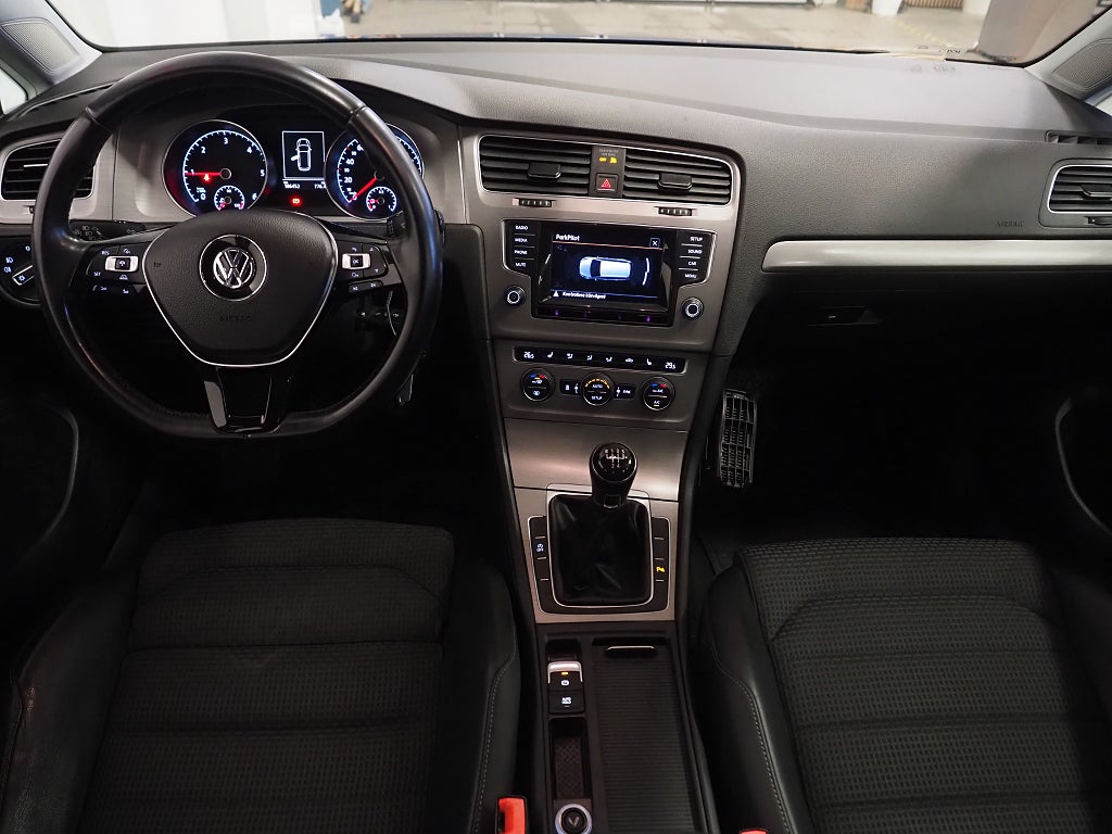 Volkswagen Golf Sportscombi 1.6 TDI 105hk |Dragkrok|Backkamera| 2014