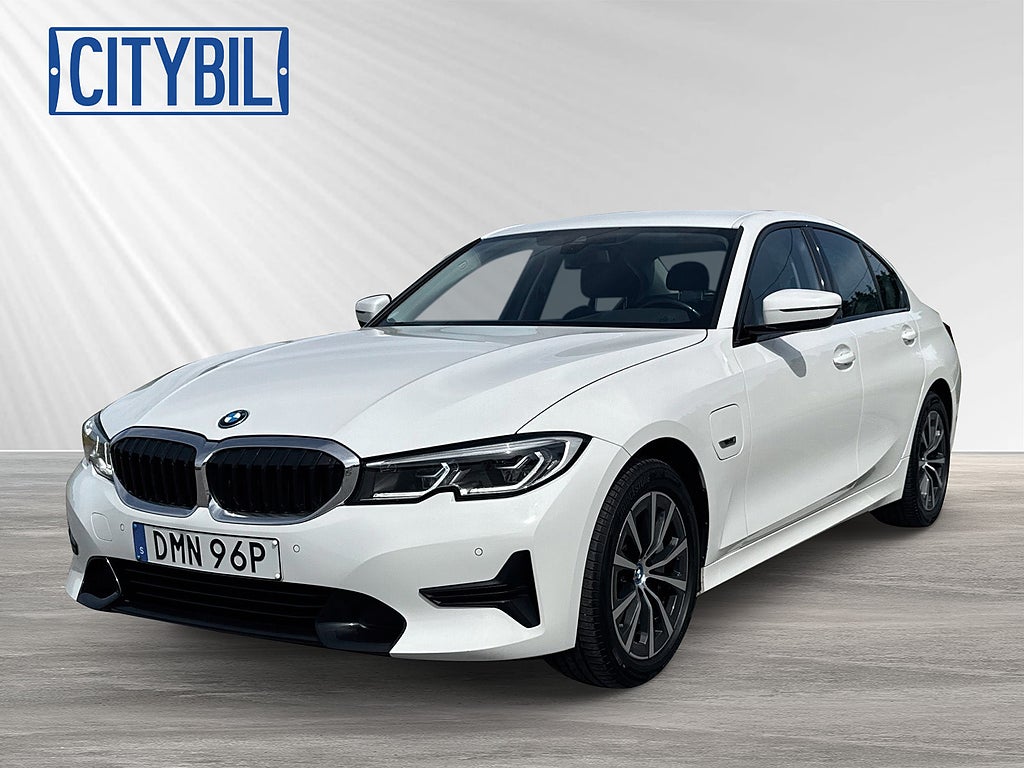 BMW 330e Sedan 292hk Sport Line - Laser - Head-up - Drag - Navi