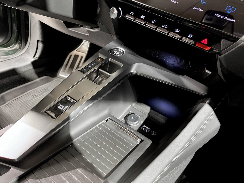 Bild på Peugeot 308 5D GT PHEV Aut - B-KAMERA CARPLAY EN ÄGARE 225hk