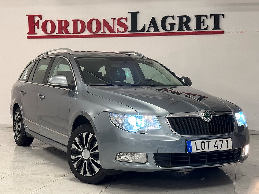 Skoda Superb Kombi 1.4 TSI Elegance PDC Drag M Värmare 