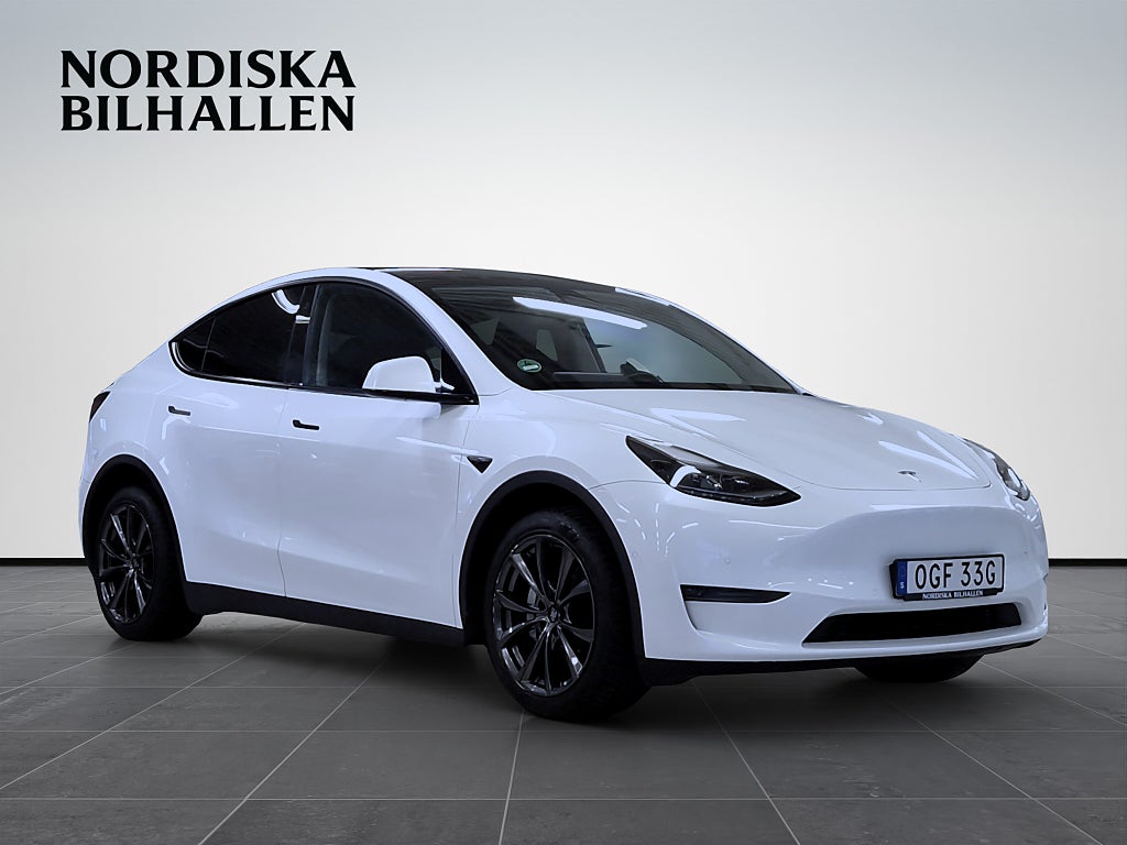 Tesla Model Y Long Range AWD *MOMS* Dragkrok Pano