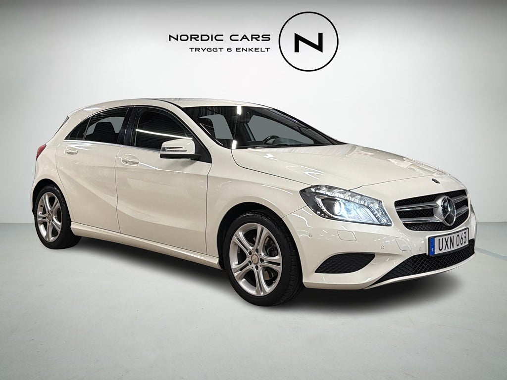 Mercedes-Benz A 180 7G-DCT Urban 122 HK Navi B-Kamera PDC Cruise