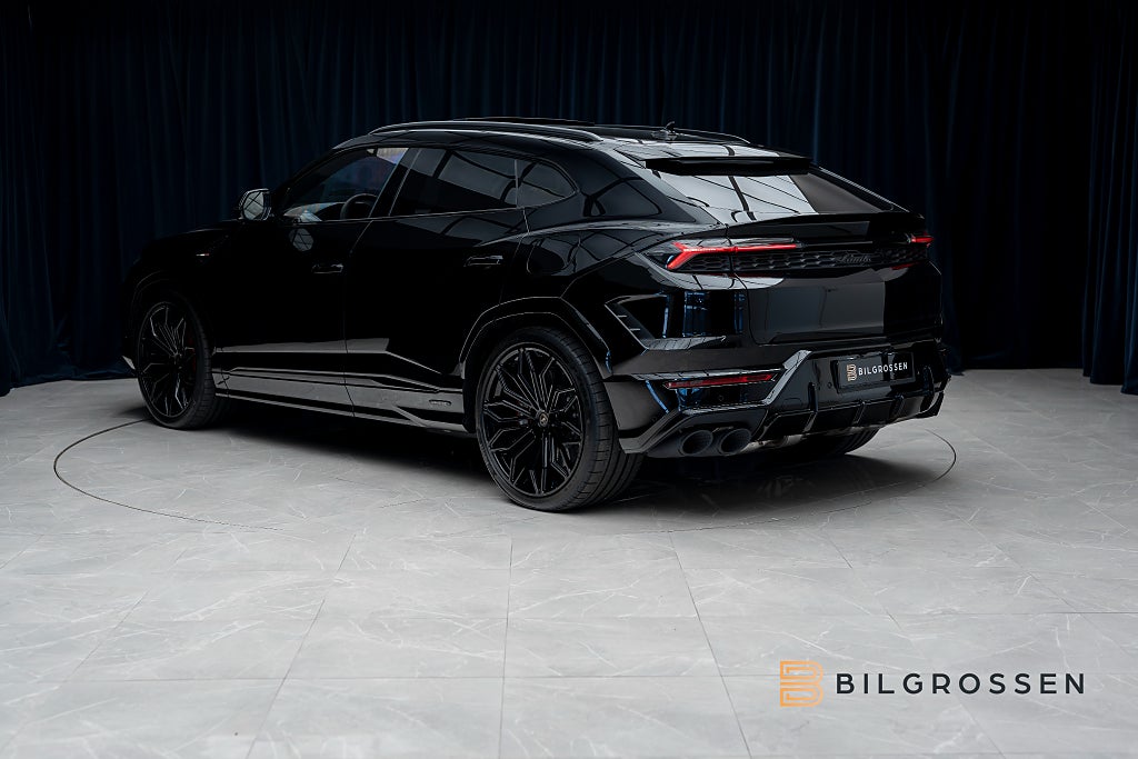 Lamborghini Urus SE Style-P Dark Adv 3D B&O Nero Helene 23” NY