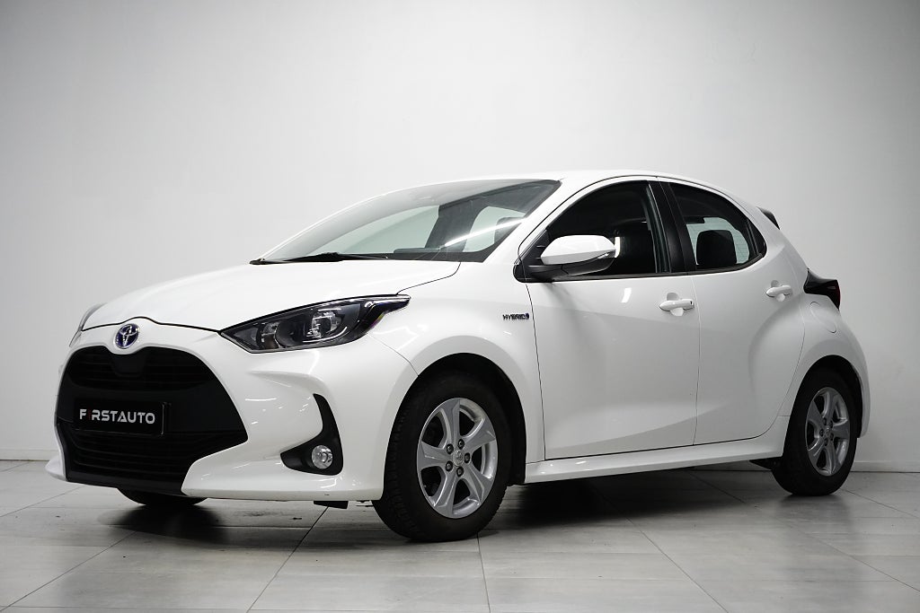 Toyota Yaris Hybrid CVT Active Euro 6 Kamera / S&V Hjul 
