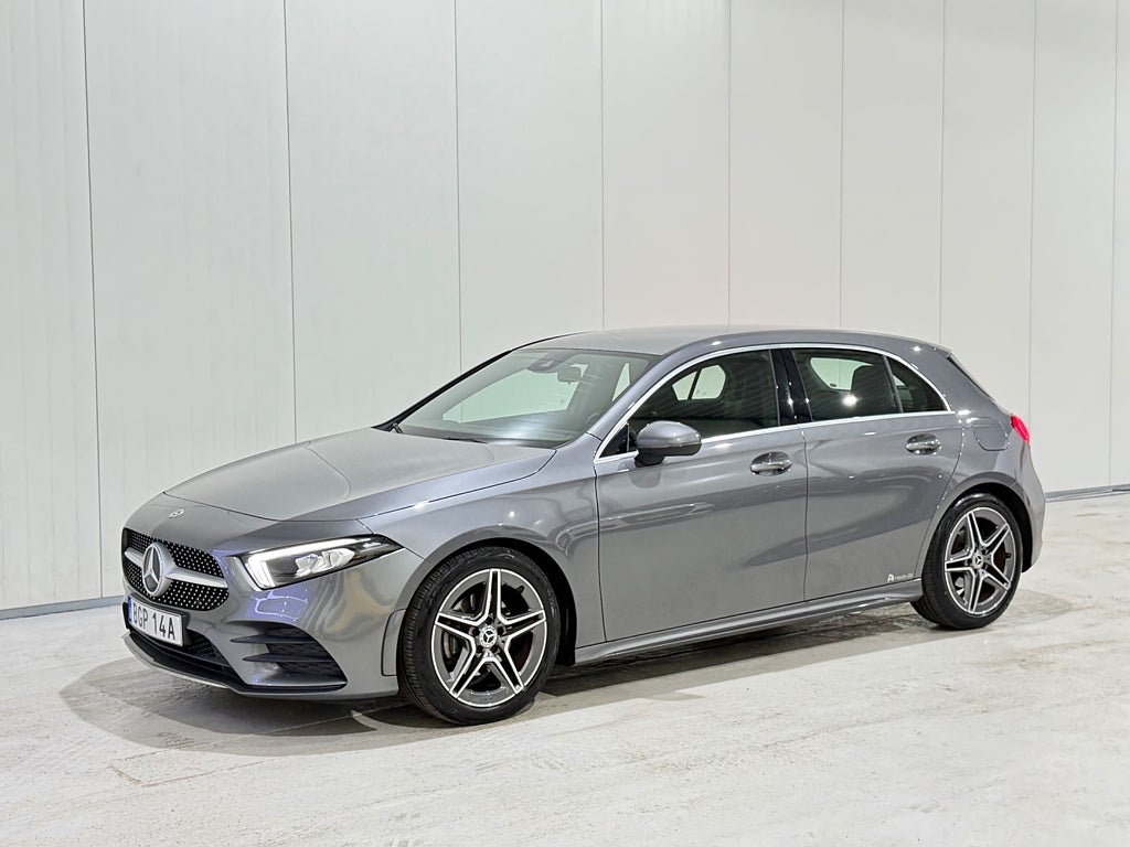 Mercedes-Benz A 180 AMG Line Backkamera Låga mil 4300 Keyless 