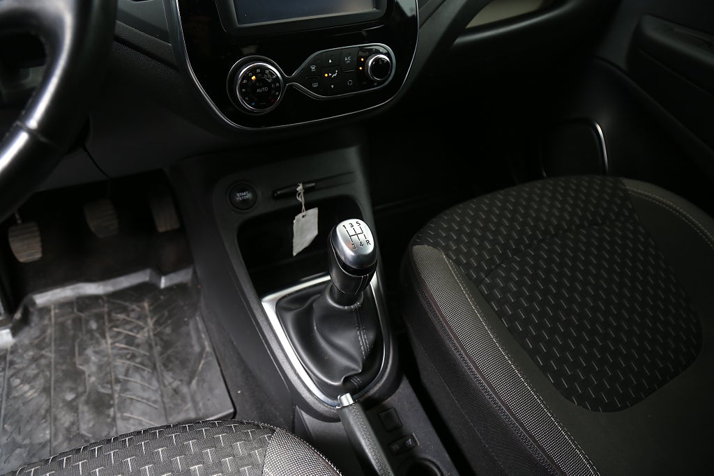 Renault Captur TCe 90hk Intens PDC Keyless Kamera Navi Dragkrok 2019