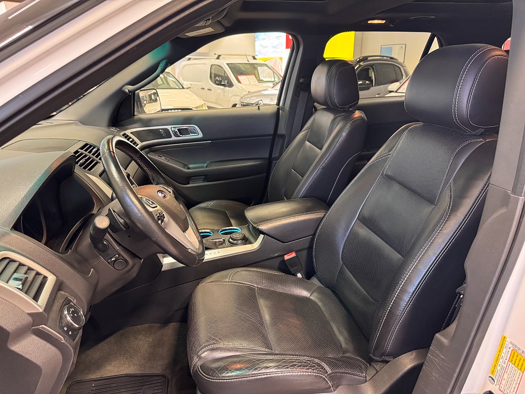 Ford Explorer 2013 - miniatyr 13