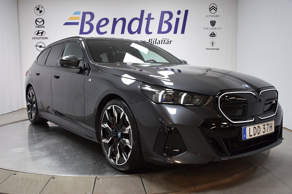 BMW i5 M60 xDrive Touring M Sport Pro/ Panorama/Bowers&Wilk