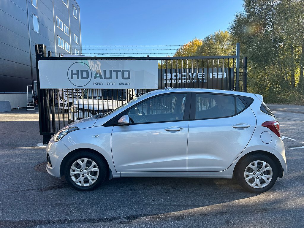 Hyundai i10 1.0 ComfortPlus Motorvärmare Kamkedja Svensksåld