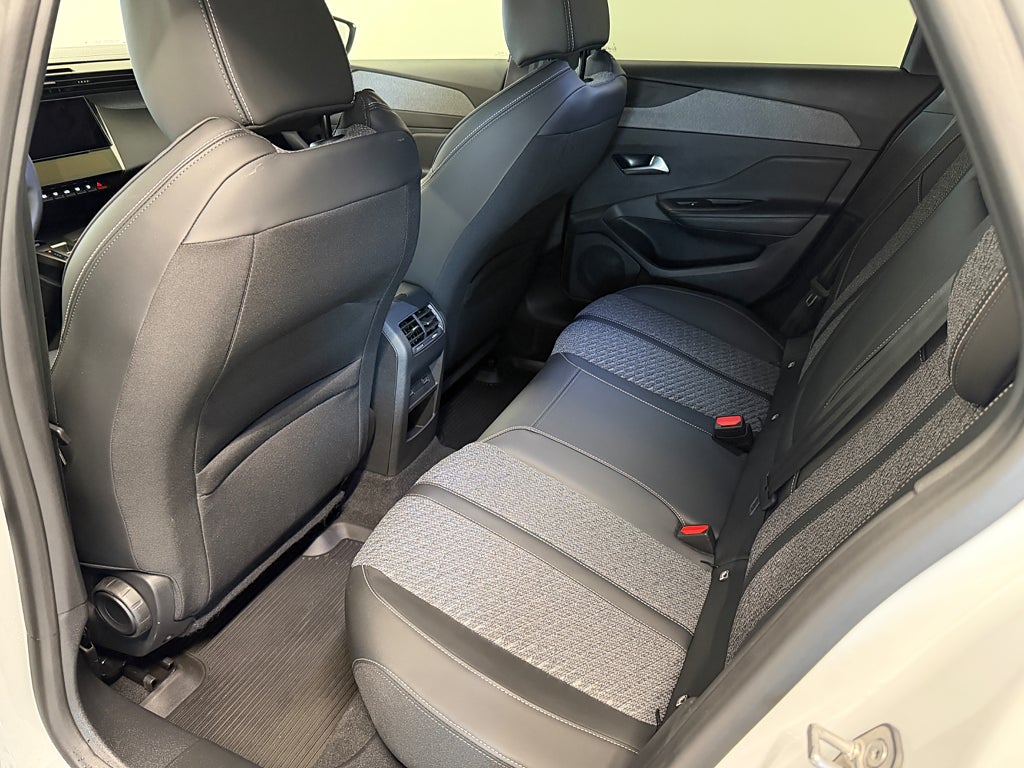 Peugeot 308 SW Hybrid 145 1.2 PT 145 e-DSC Avt drag  Demobil thumbnail