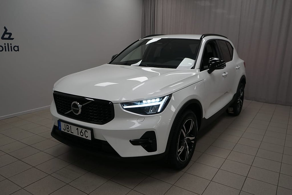 Volvo XC40 B4 FWD Bensin Plus Dark | Harman Kardon | Drag |