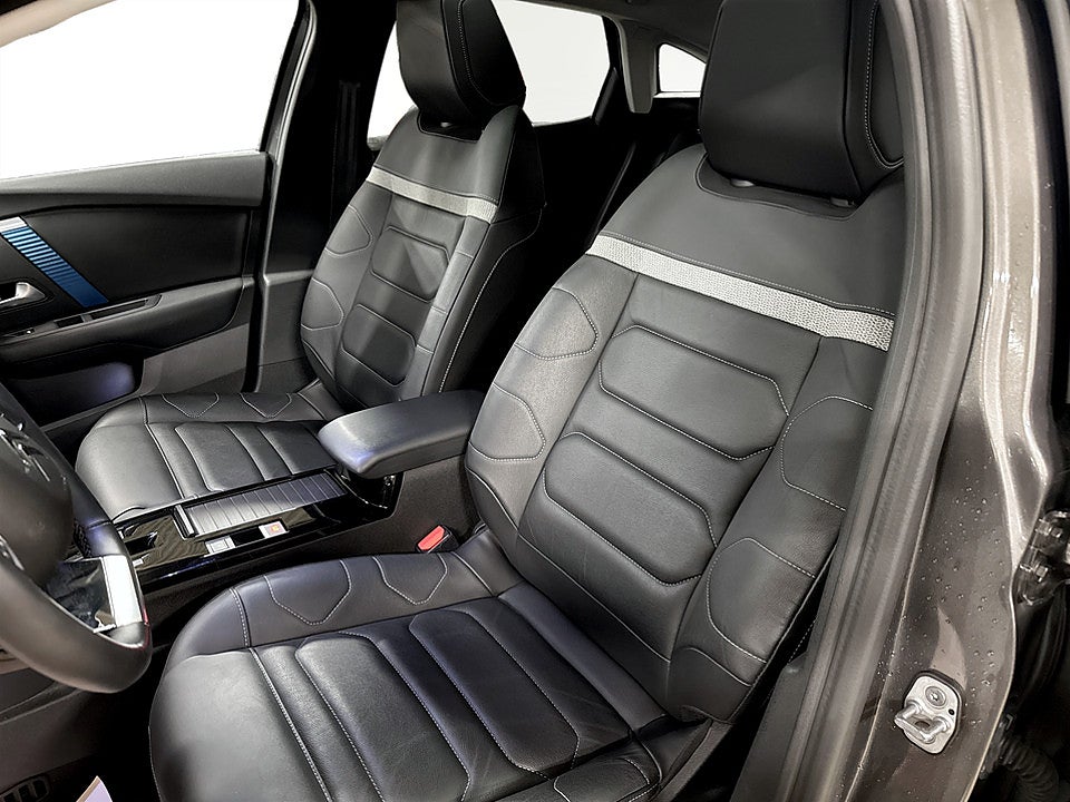 Bild på Citroën e-C4 Shine Exclusive 50kWh 136hk Aut - B-KAMERA,PANO,ELSTOL