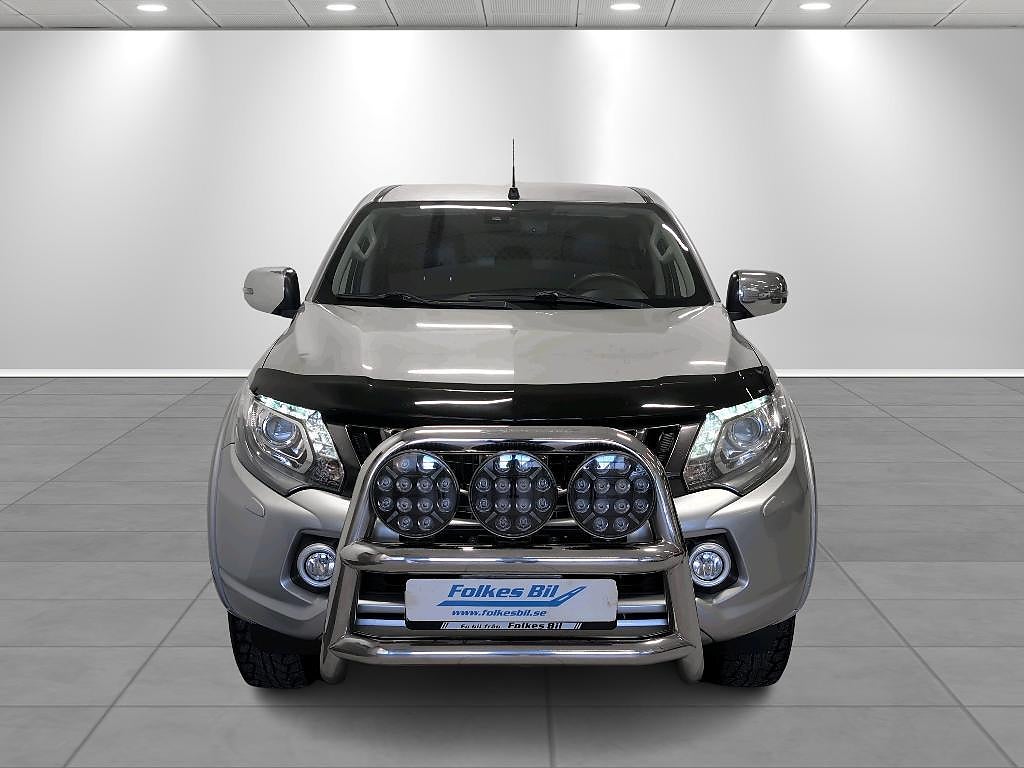 Mitsubishi L200 Double Cab Business 2.4D 181 hk Kåpa Vhjul