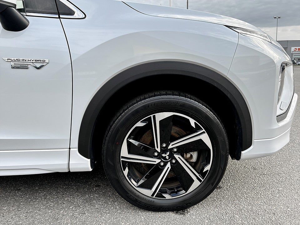 Bild på Mitsubishi Eclipse Cross Business PHEV 2.4 MIVEC S-AWC 188hk Aut 4WD B-KAMERA