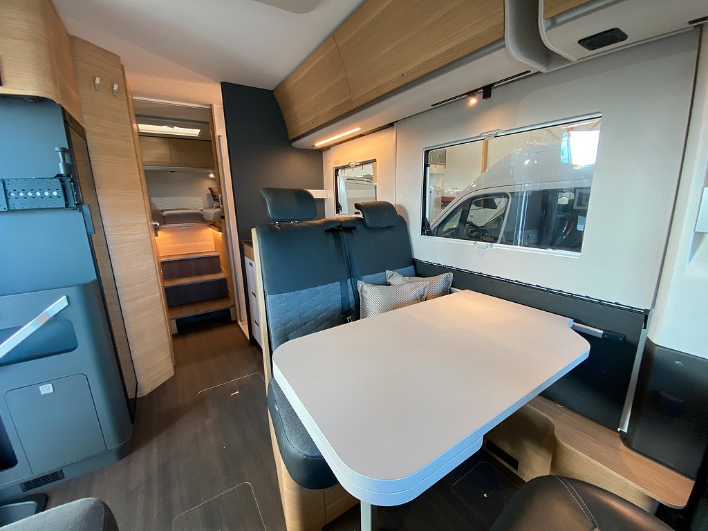Adria Sonic Plus 700 SL / ALDE / Aut 180hk / Taksäng / Ugn - Adria