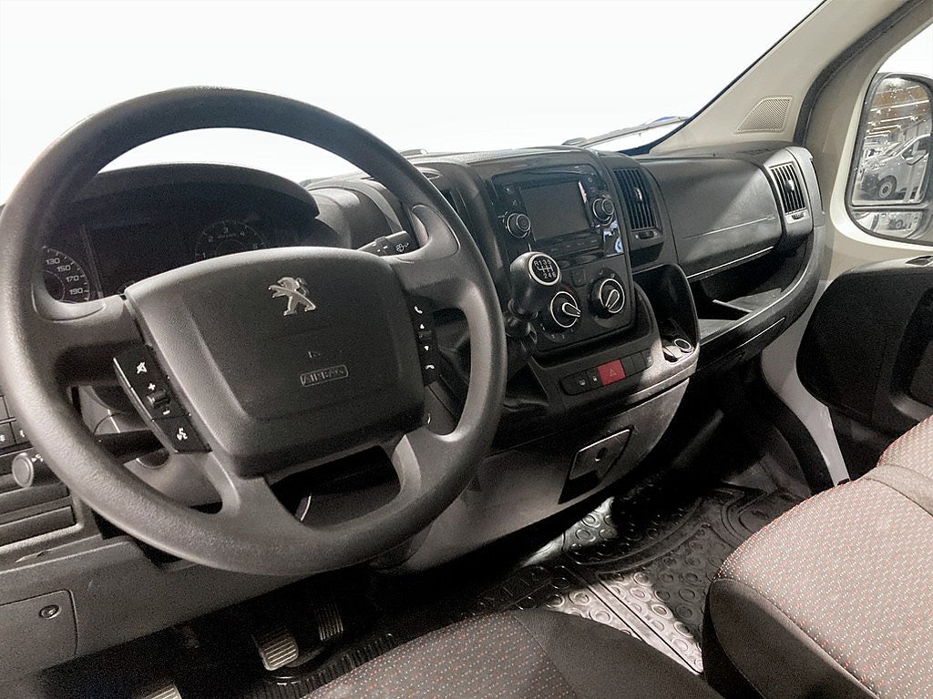 Bild på Peugeot Boxer PRO+ 2.2 BHDi 140hk L3H2 - B-KAMERA, DRAG