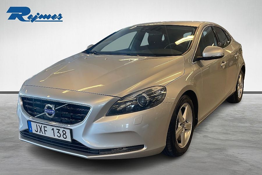 Volvo V40 T2 aut Your Momentum