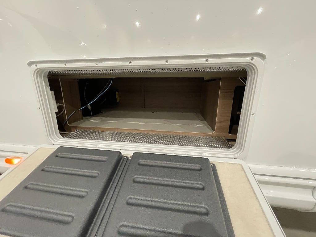 Kabe Imperial 630 TDL E2 KS /AC/Läder/Långbäddar/Badrum bak - Kabe