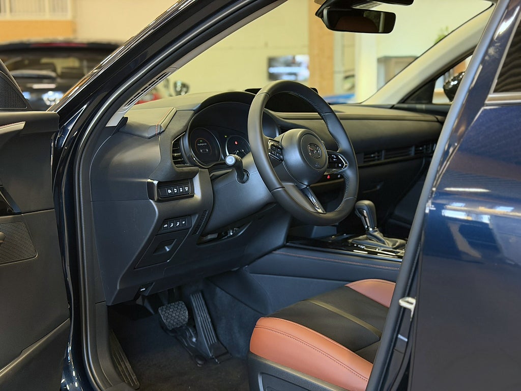 Mazda CX-30 2.5 e-SKYACTIV-G Nagisa /BOSE/Skinn/Navi/Stolsminne