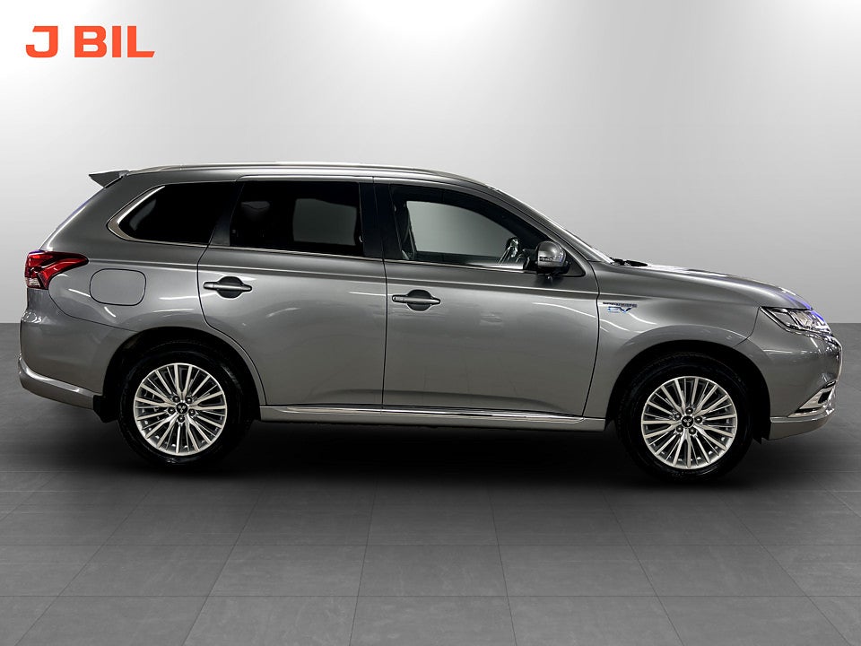 Bild på Mitsubishi Outlander Business X PHEV 224hk Aut 4WD B-KAMERA DRAG ELSTOL