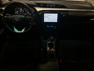 Toyota Hilux Dubbelhytt 2.4 AWD Hero MOMS/Drag/M-värm/Kamera