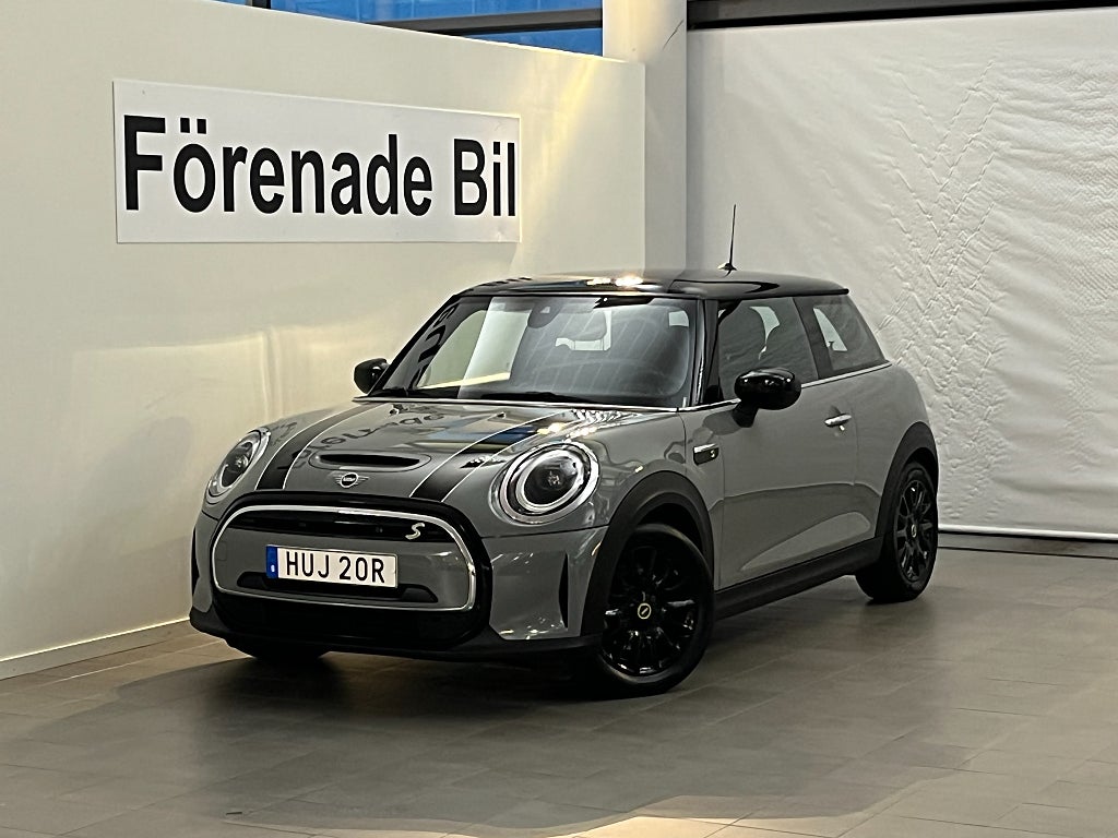 MINI Cooper SE Sportstolar Multi Ratt Nav PDC Bak CarPlay