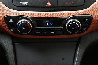 Halvkombi Hyundai i10 18 av 20