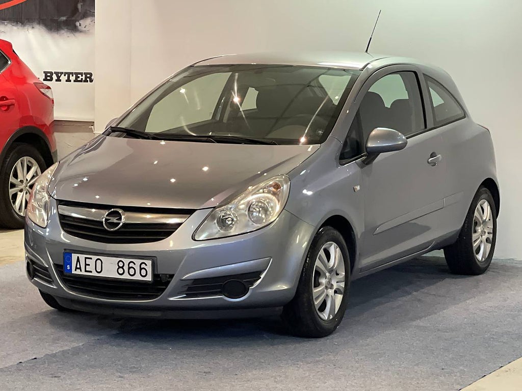 Opel Corsa 3-DÖRRAR 1.4 AUTOMAT ( 10000 MIL ) NY BESIKTAD NY SERVAD