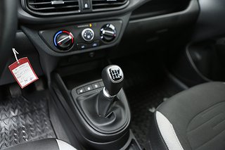 Halvkombi Hyundai i10 21 av 23