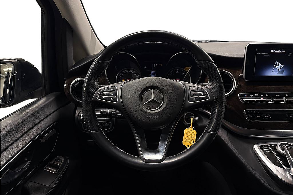 Mercedes-Benz V 250d 3.1t 7-sits Drag, Läder, Navi, Kamera