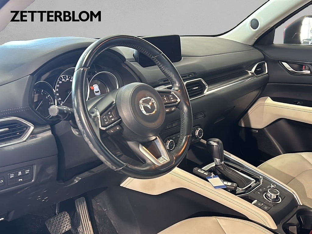 SUV Mazda CX-5 8 av 15