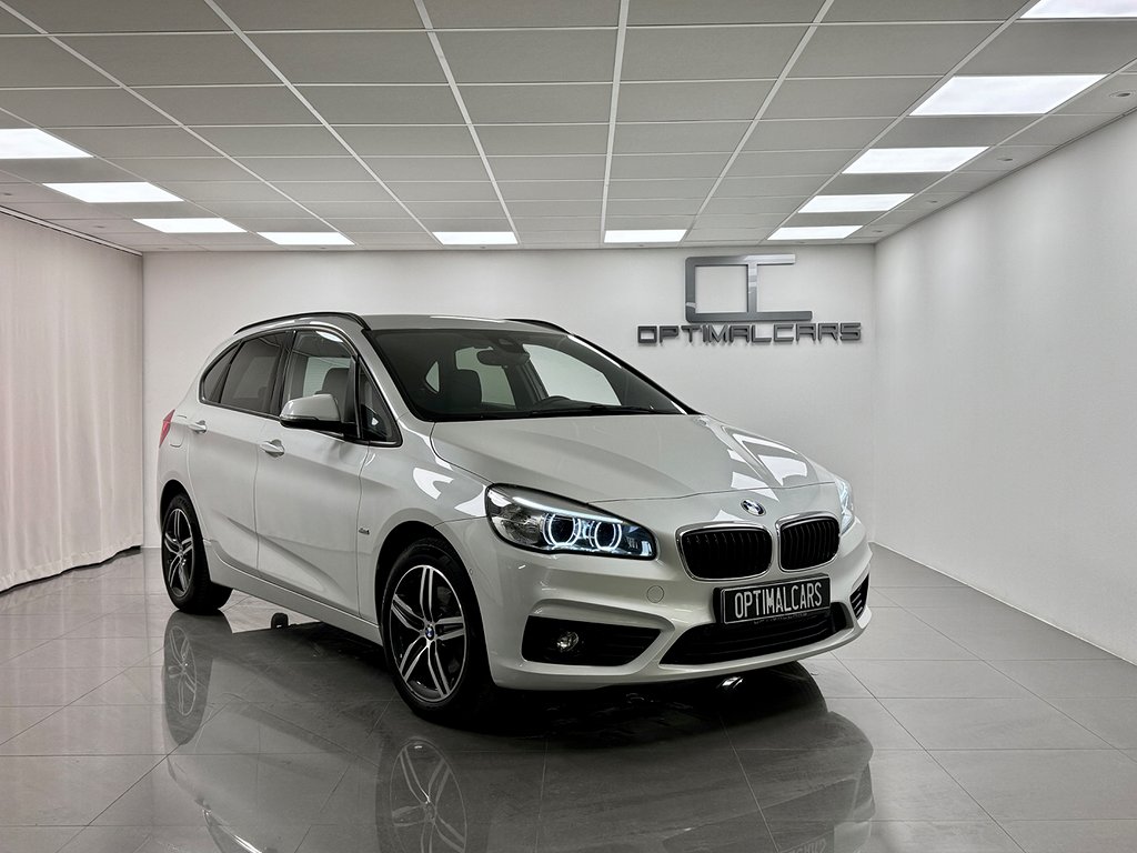 BMW 220 D xDrive Active-Tourer Lågmil Sport-Line HUD Navi