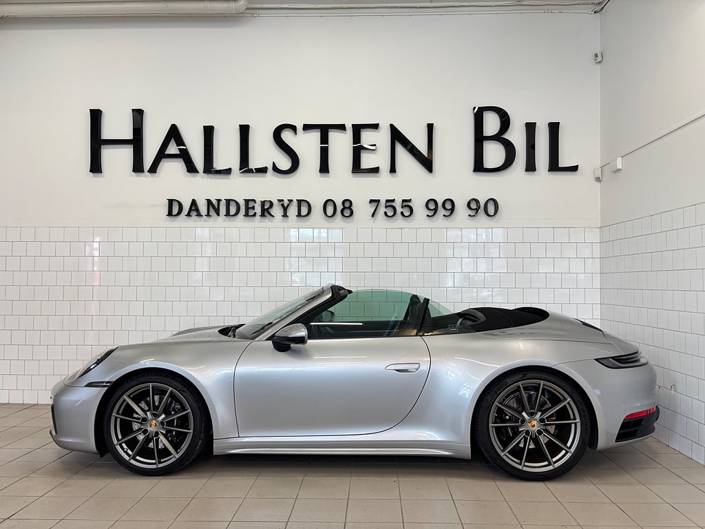 Porsche 911 992 Carrera 4S Cab 310 Mil 1Äg Moms Svensksåld