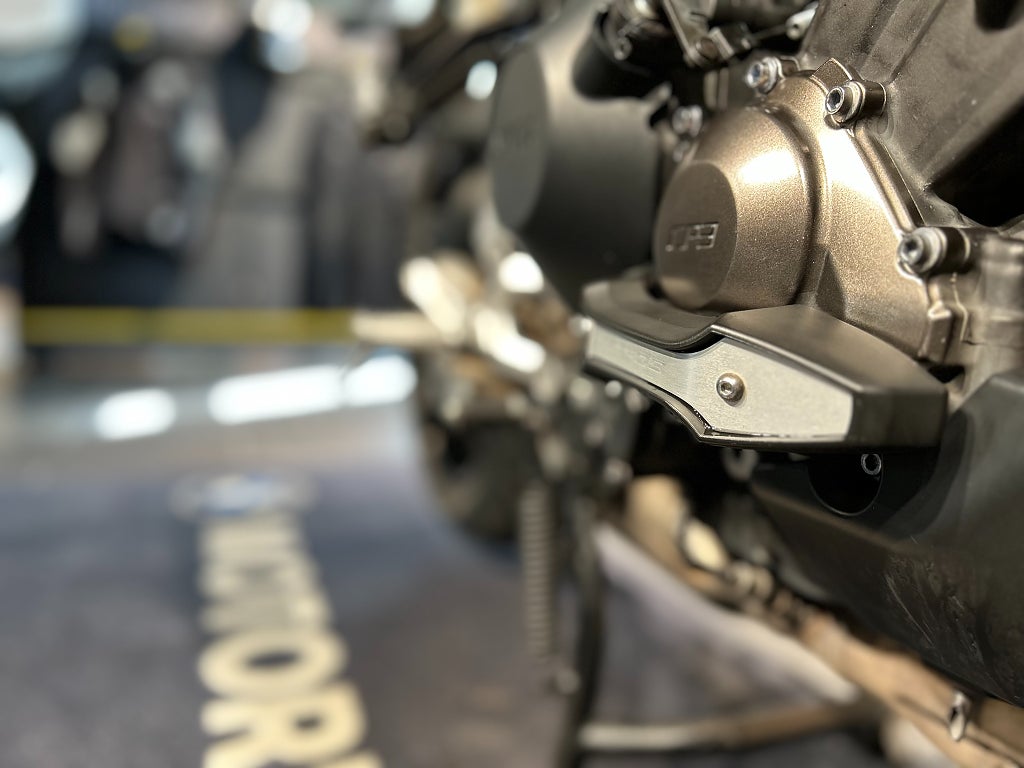 Yamaha Tracer 900 / Toppbox / Tail-tidy / Kraschpuckar