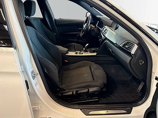 BMW 320 d xDrive Touring M Sport S&V-hjul/Cockpit/Mvärm/Drag