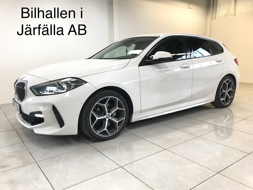 BMW 118I Autot 2 ägare Steptronic M Sport Lågmil Euro6 140HK