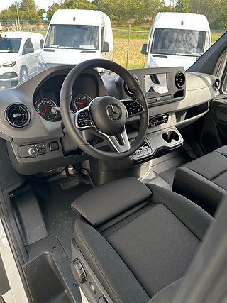 Transportbil - Skåp Mercedes-Benz Sprinter 5 av 7