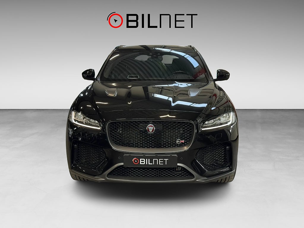 Jaguar F-Pace SVR 550hk *3,99%* Meridian Pano Sportavgas Sv-Såld