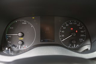 Halvkombi Toyota Yaris 24 av 25