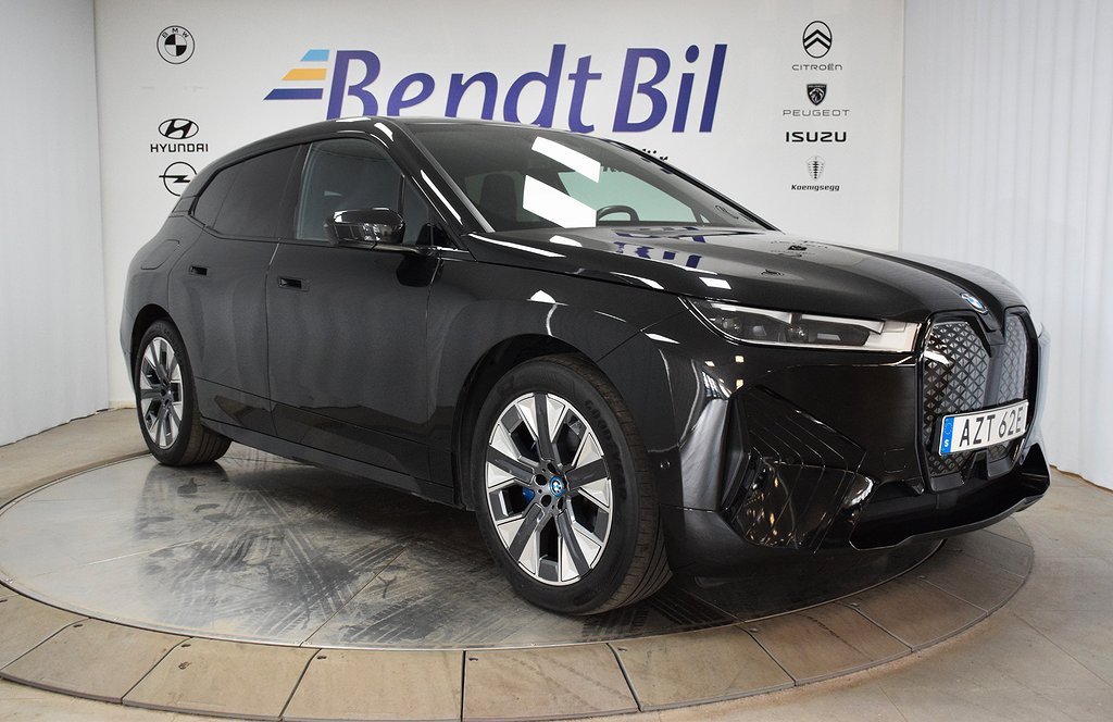 BMW iX xDrive40 Sport/ Drag/ Rattvärme/ Komfortöppning/ 
