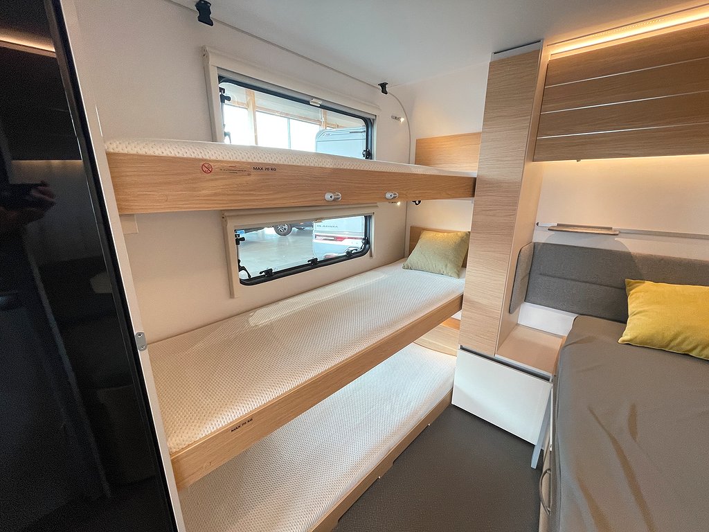 Adria Adora 593 UK /ALDE / Barnkammare / 3-våning / 7 bäddar - Adria