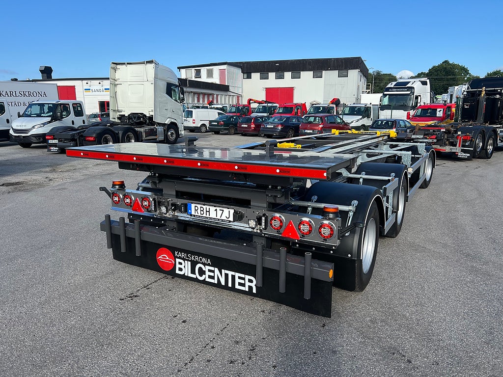 Övriga Bilcenter Vagnen- 3 Axlad Lastväxlarvagn med tipp